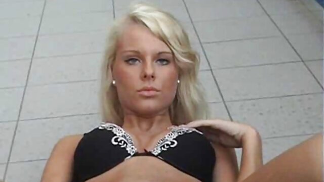 Parim porno :  Armas blondiin saab paljastatud ja rammitakse kaamera vastu Seksikas videod 